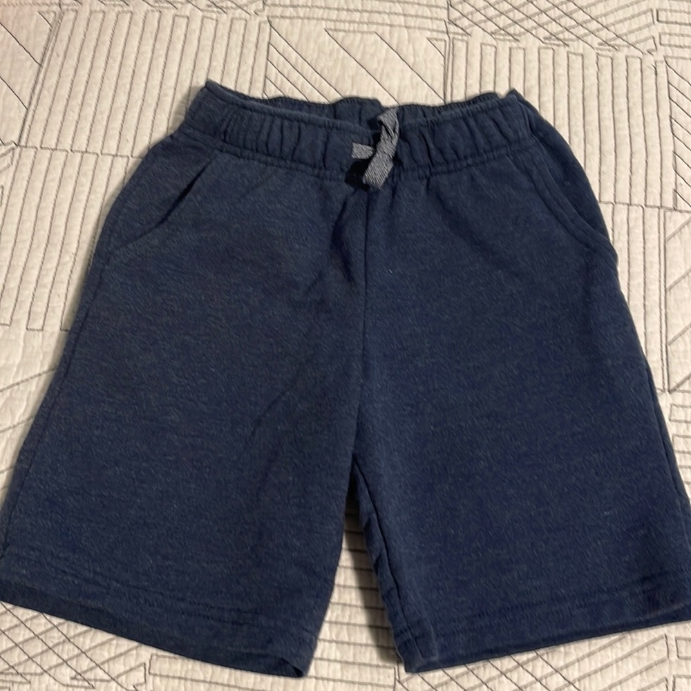 Cat and Jack navy blue sweat shorts size 6/7 - like new!